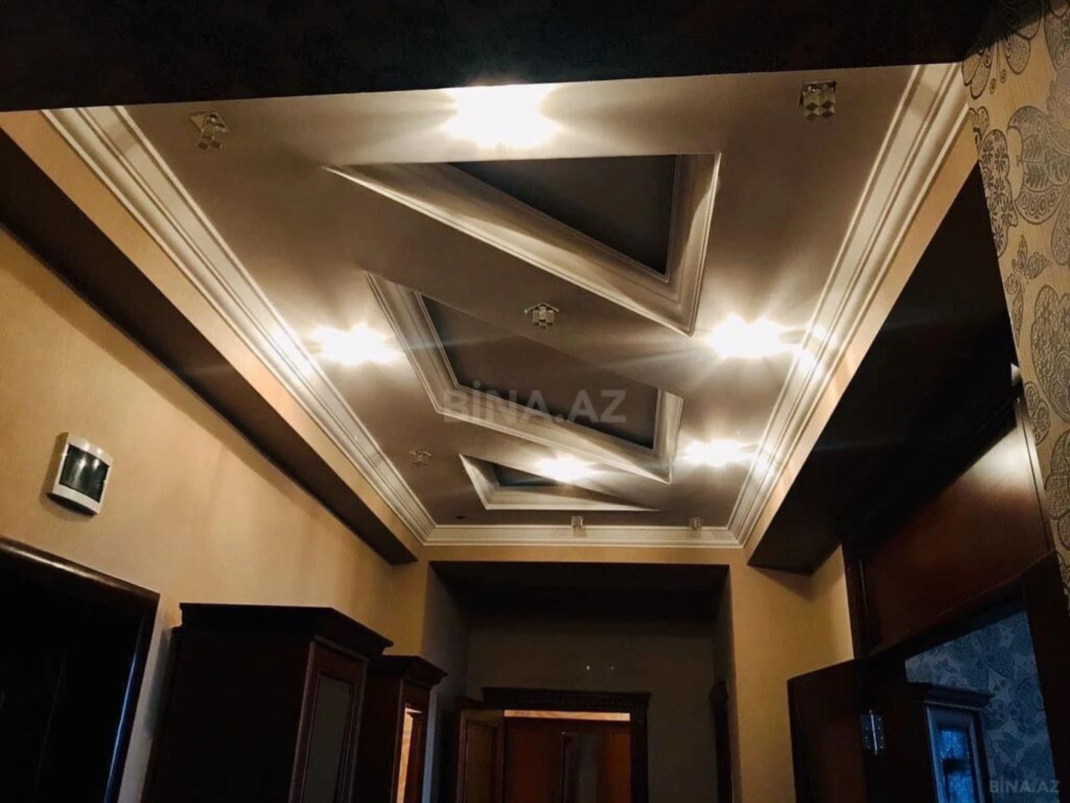 Kirayə verilir 3 otaqlı mənzil 93 m²