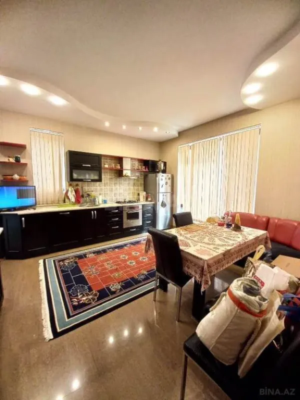 Satılır 4 otaqlı həyət evi 340 m²