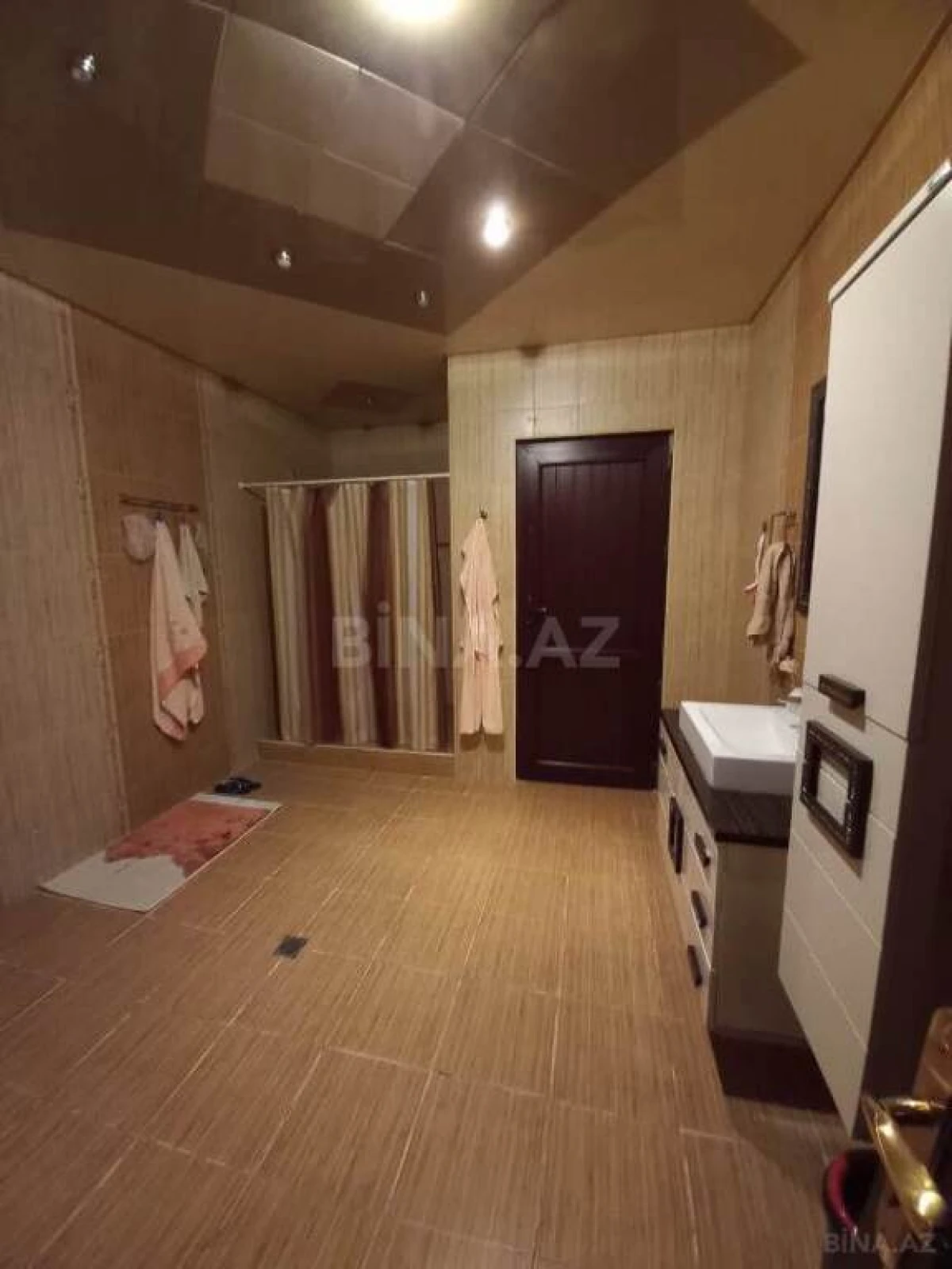 Satılır 4 otaqlı həyət evi 340 m²