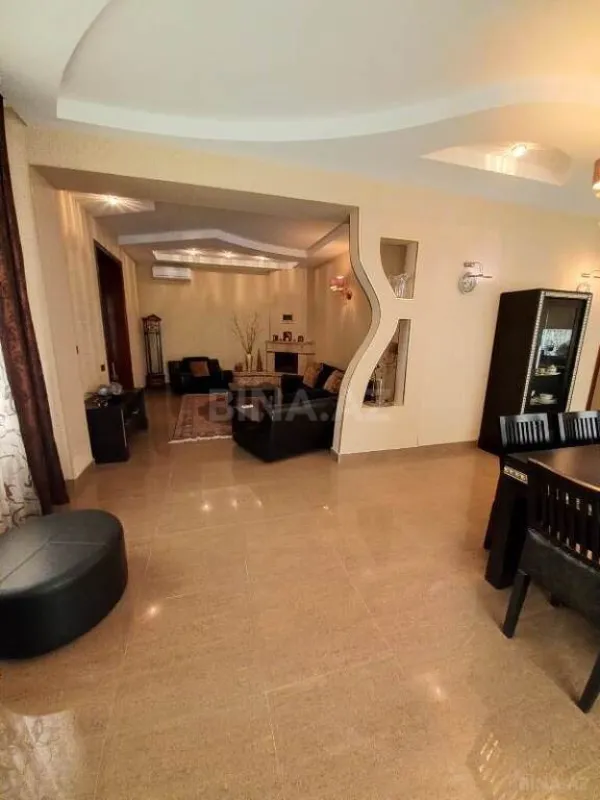 Satılır 4 otaqlı həyət evi 340 m²