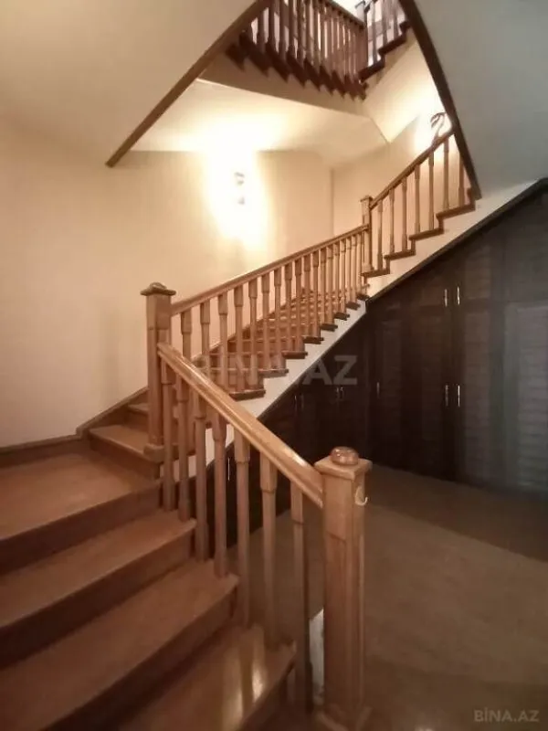 Satılır 4 otaqlı həyət evi 340 m²