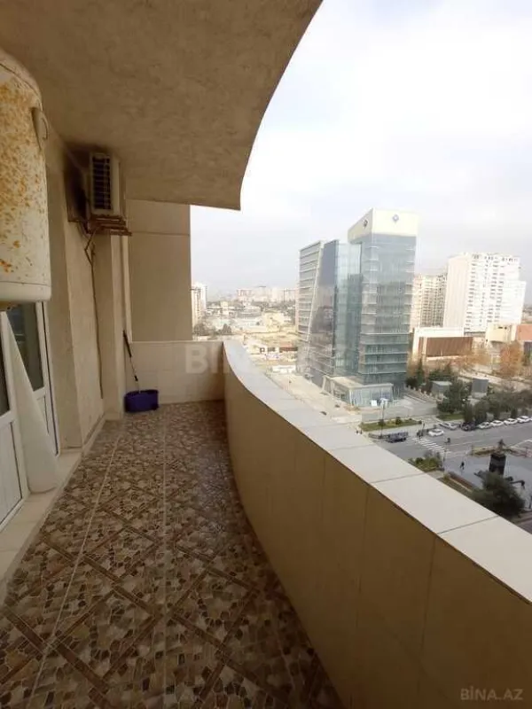 Satılır 2 otaqlı mənzil 82.7 m²