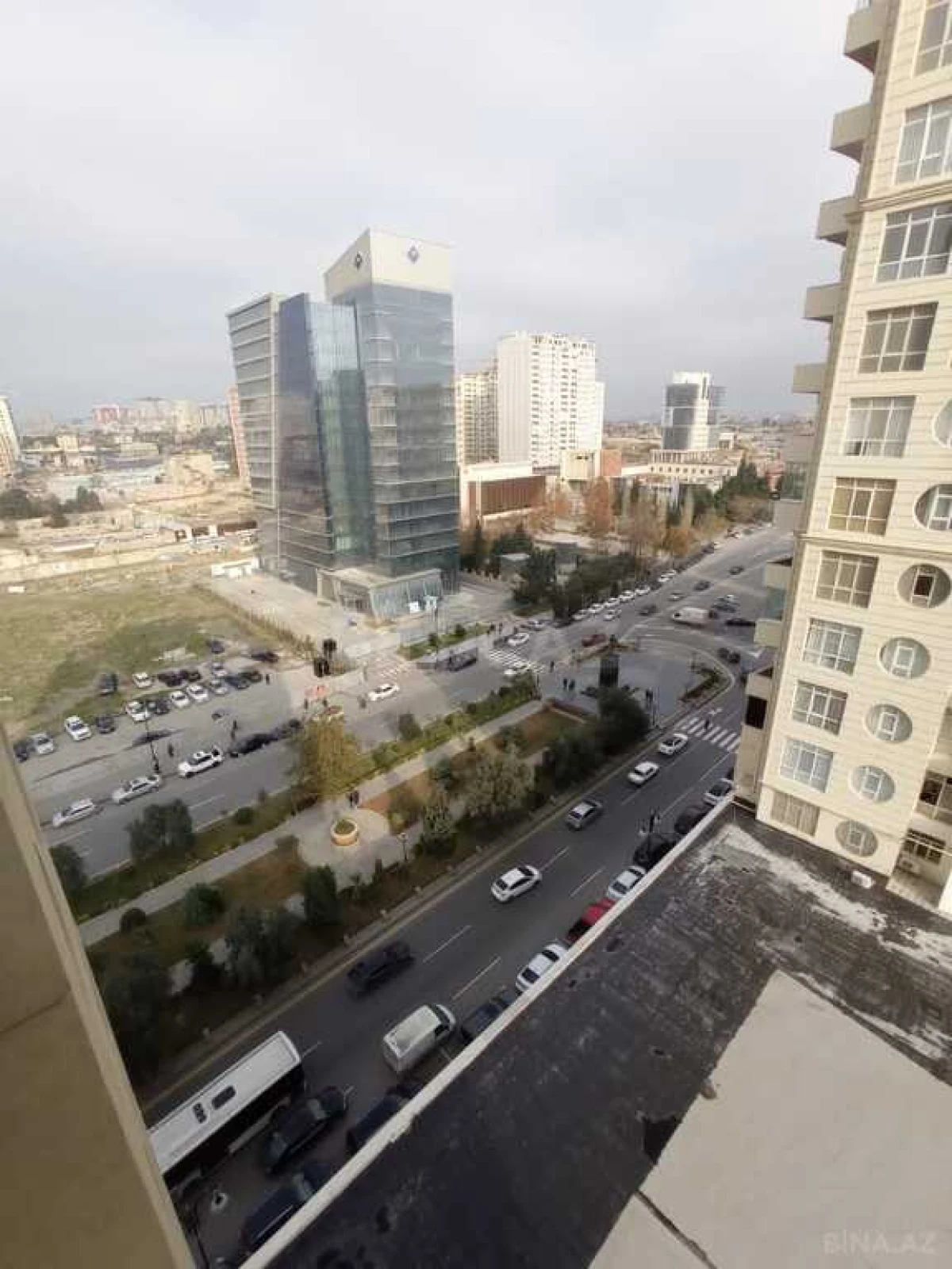 Satılır 2 otaqlı mənzil 82.7 m²