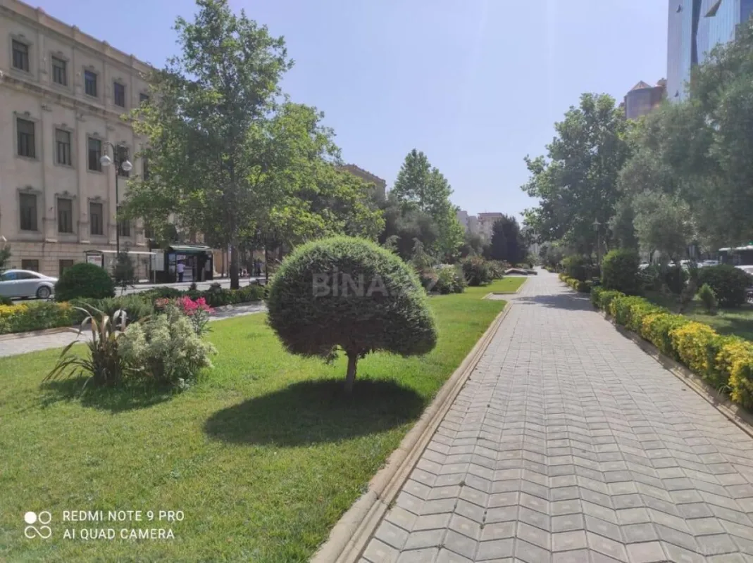 Satılır 2 otaqlı mənzil 82.7 m²