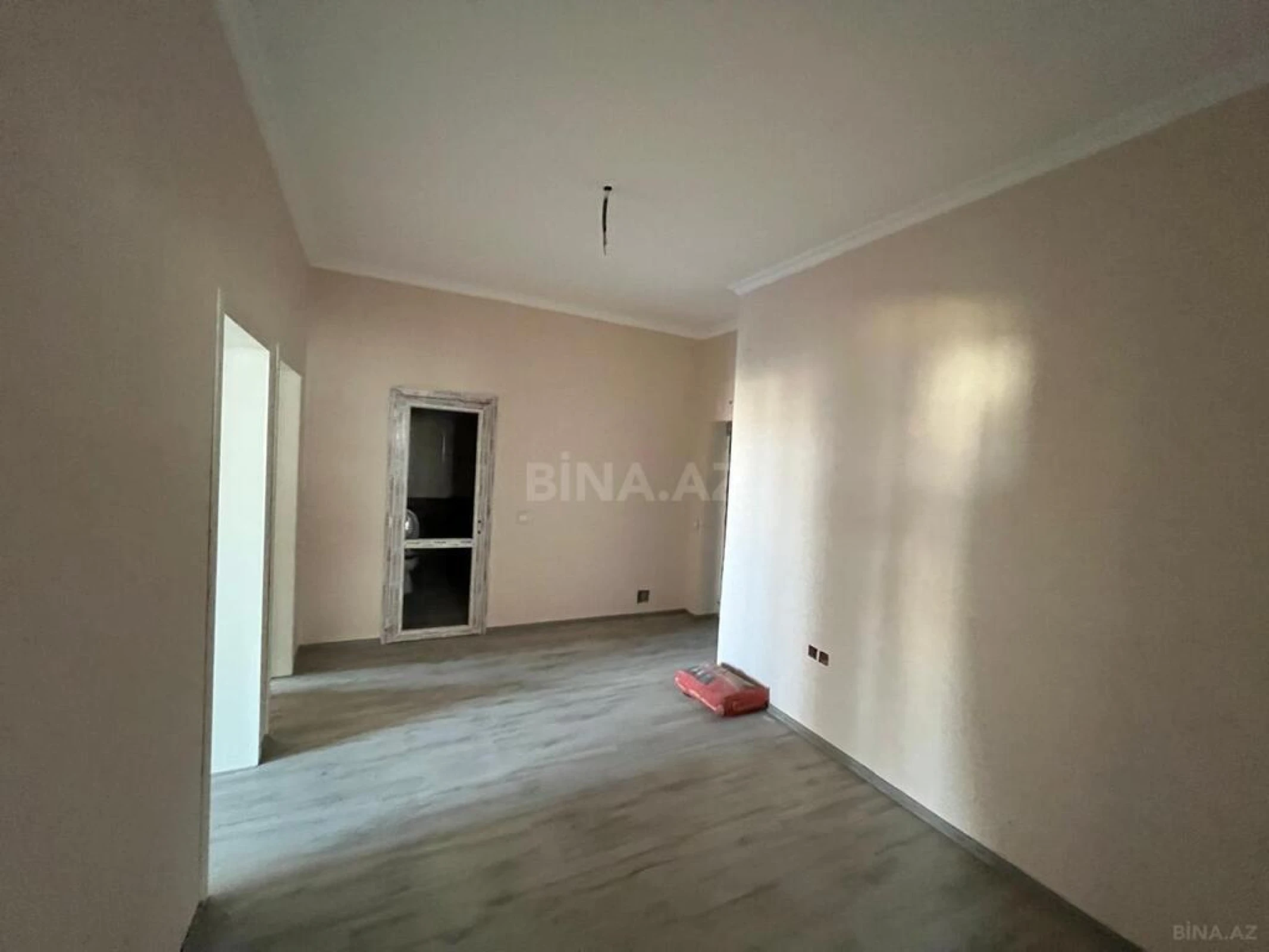 Satılır 3 otaqlı mənzil 155 m²