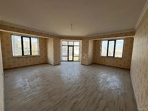 Satılır 3 otaqlı mənzil 155 m² — Bakı 3 otaq 155.00 m²
