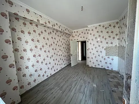 Satılır 3 otaqlı mənzil 155 m²