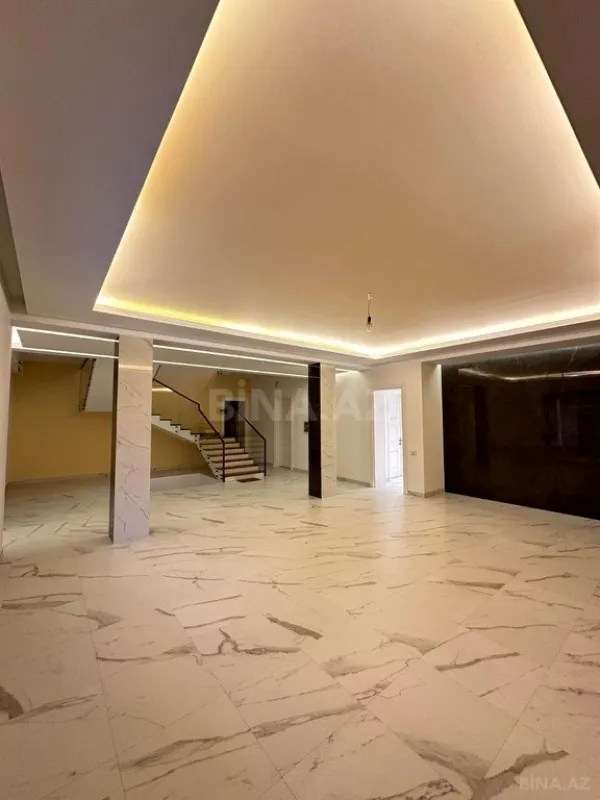 Satılır 8 otaqlı həyət evi 1400 m²