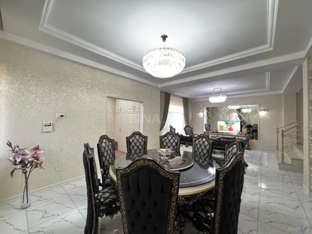 Satılır 4 otaqlı həyət evi 240 m²