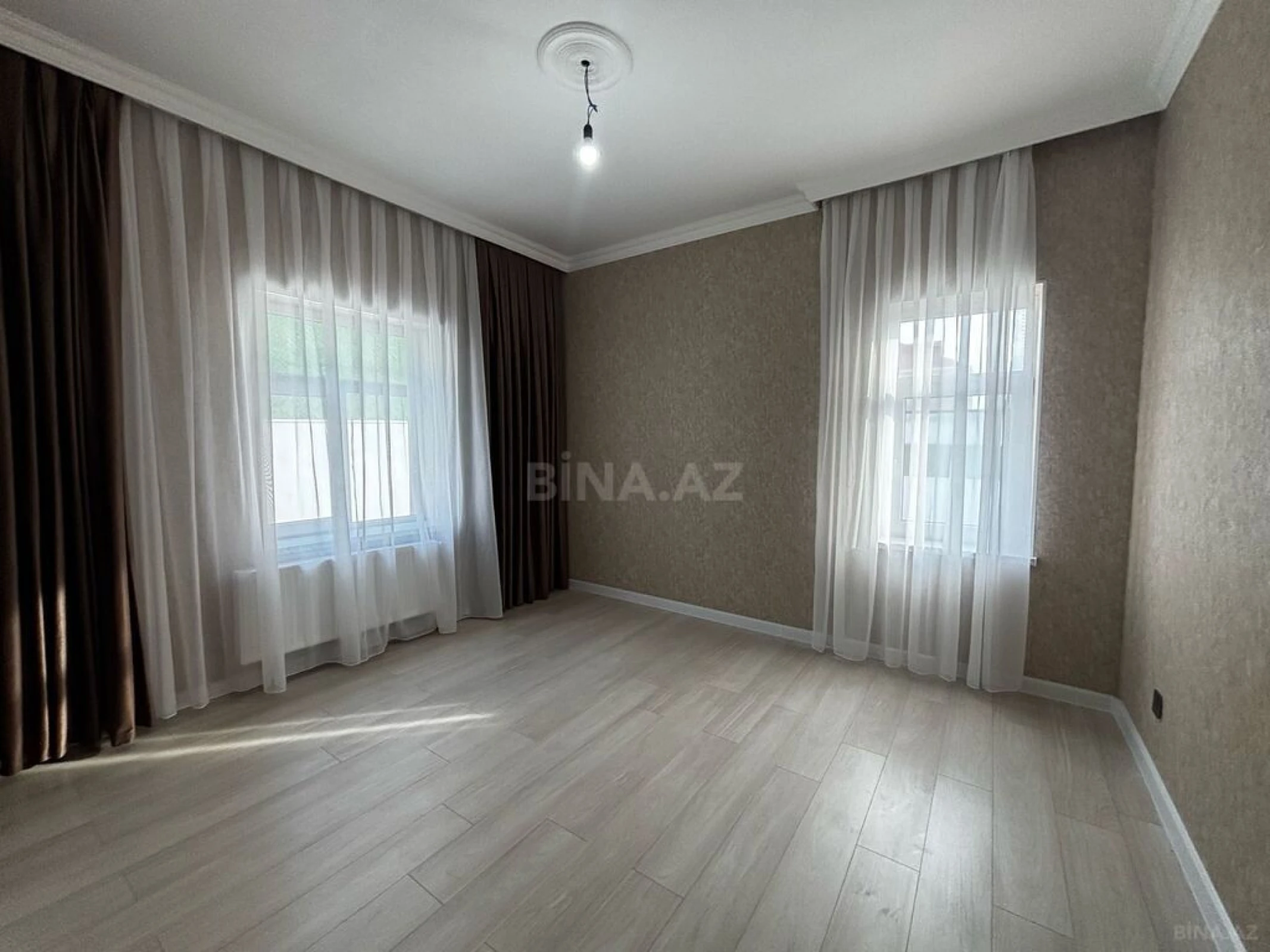 Satılır 4 otaqlı həyət evi 150 m²