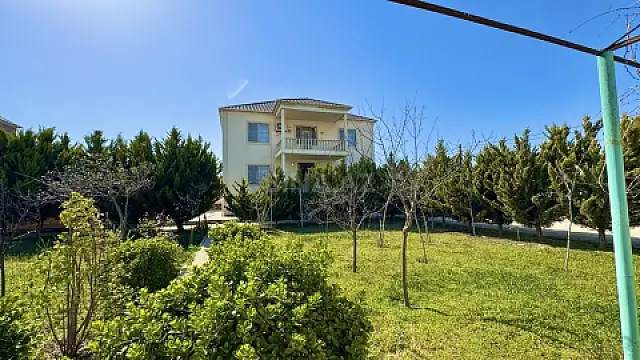 Satılır 5 otaqlı həyət evi 240 m² — Bakı 5 otaq 240.00 m²