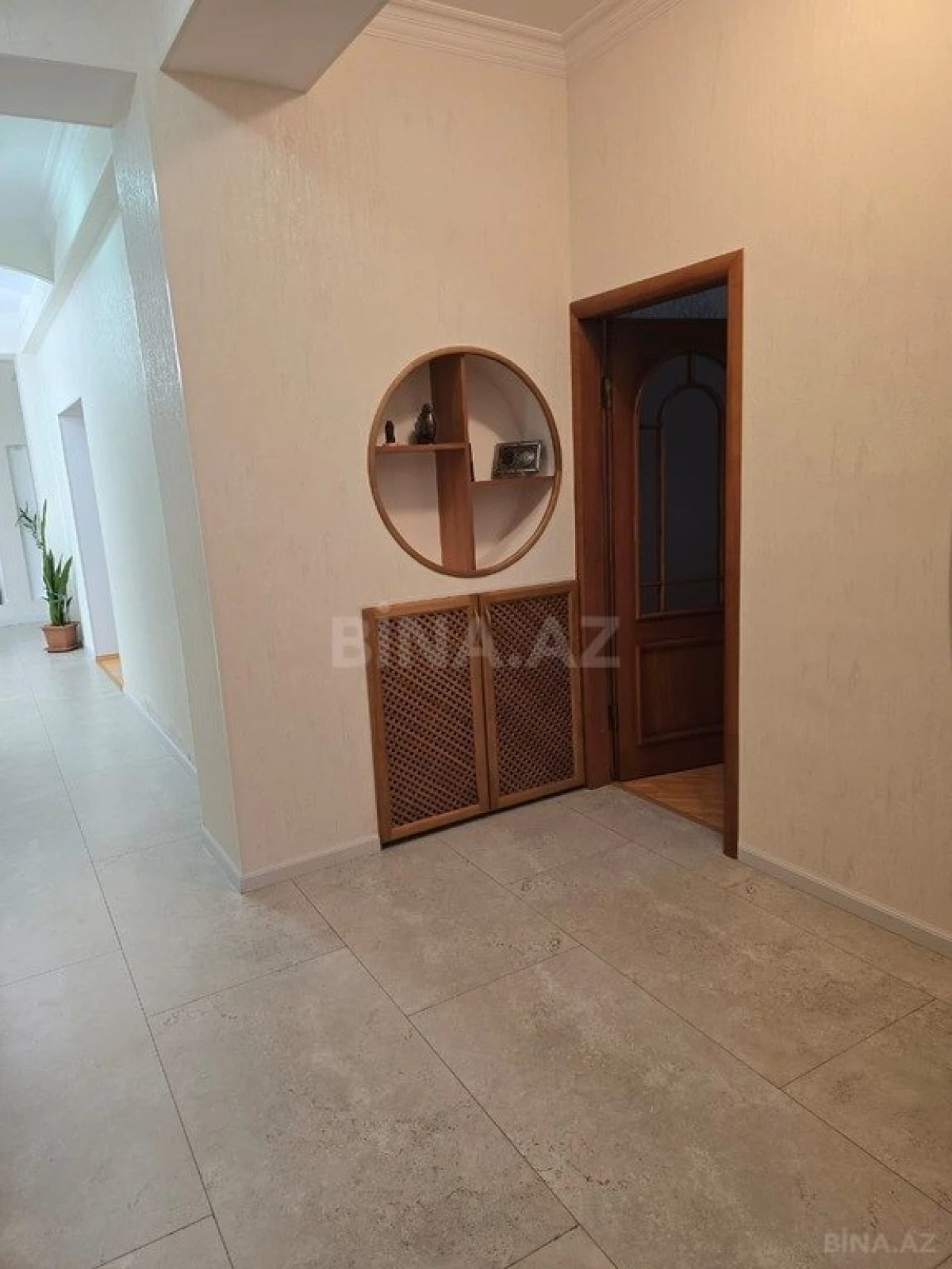 Satılır 4 otaqlı mənzil 163 m²