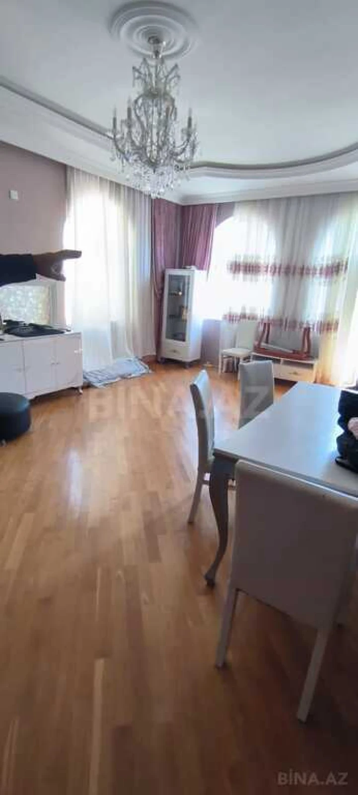 Satılır 18 otaqlı həyət evi 800 m²