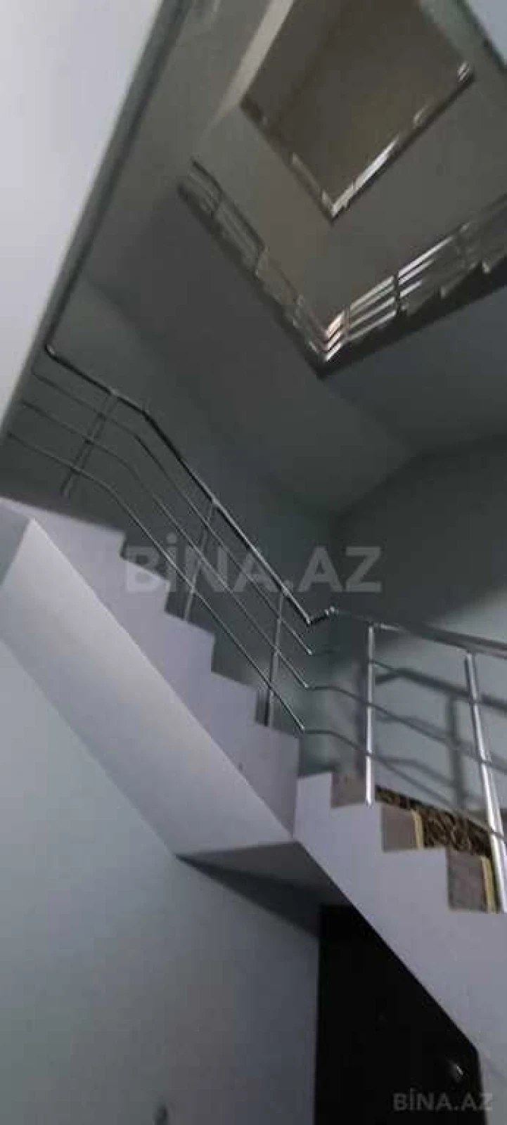 Satılır 18 otaqlı həyət evi 800 m²