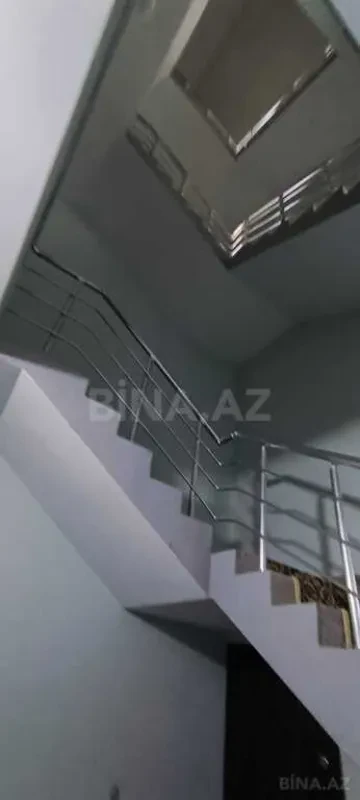 Satılır 18 otaqlı həyət evi 800 m²