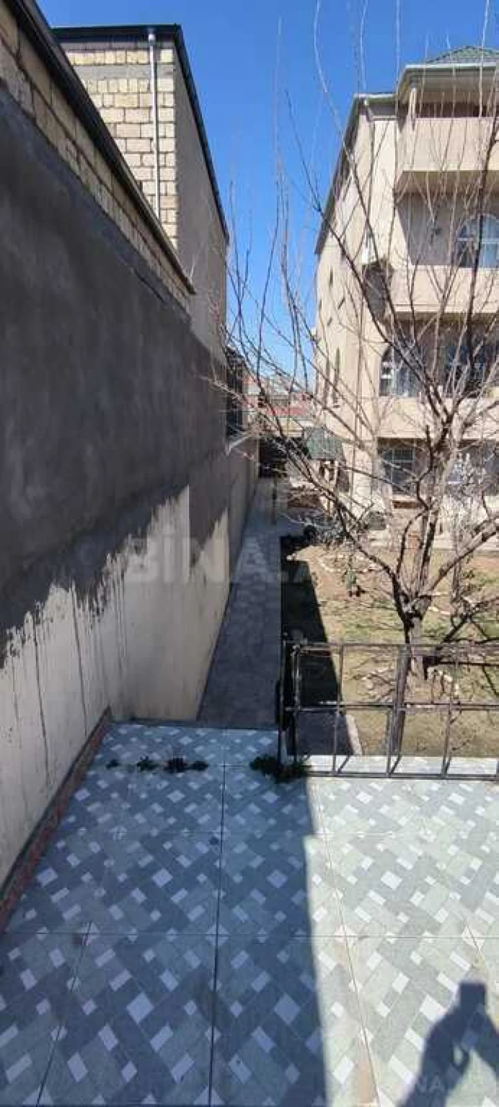 Satılır 18 otaqlı həyət evi 800 m²