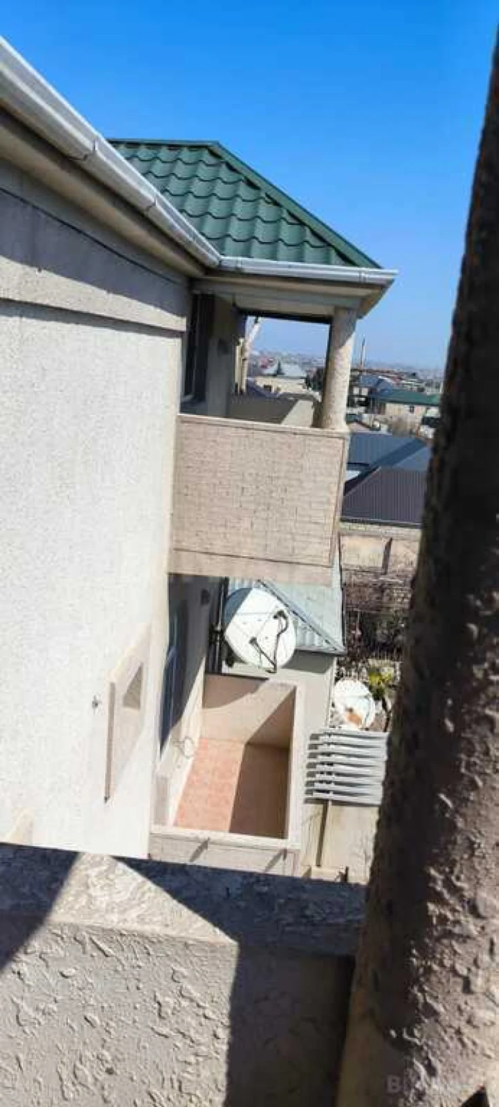 Satılır 18 otaqlı həyət evi 800 m²