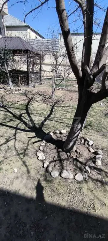 Satılır 18 otaqlı həyət evi 800 m²
