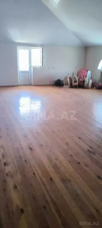 Satılır 18 otaqlı həyət evi 800 m²