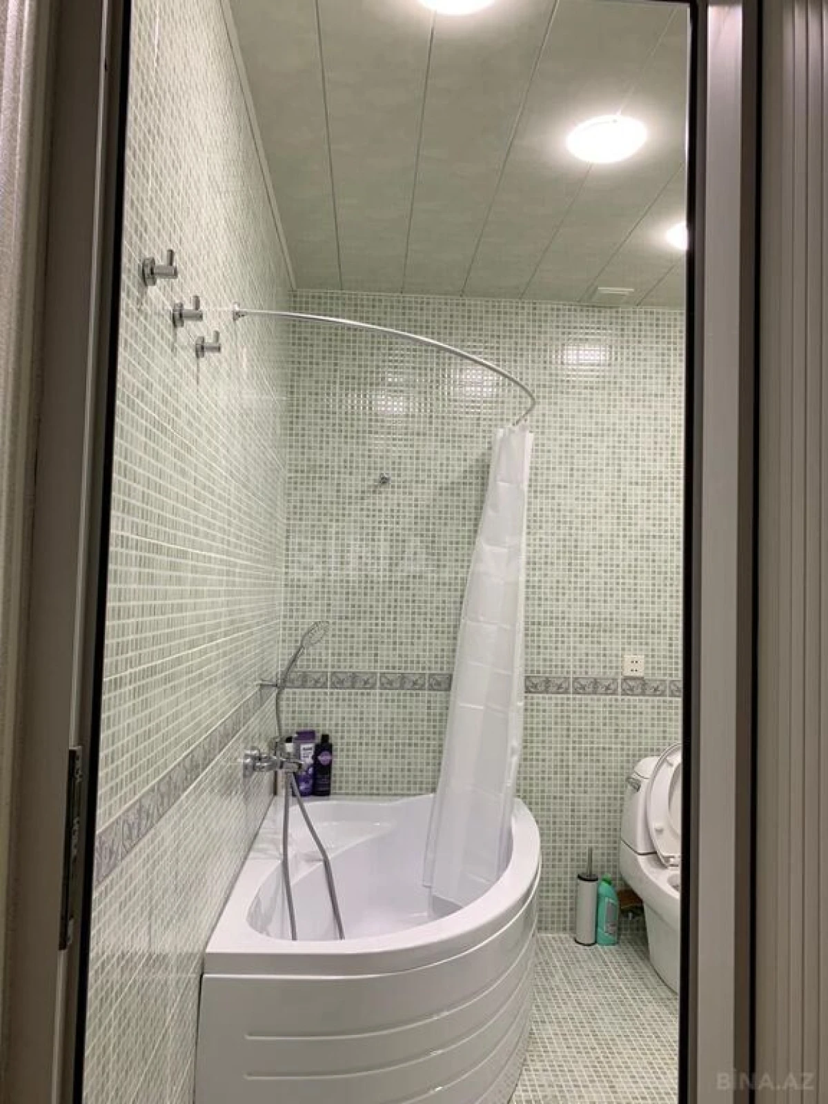 Satılır 5 otaqlı həyət evi 300 m²