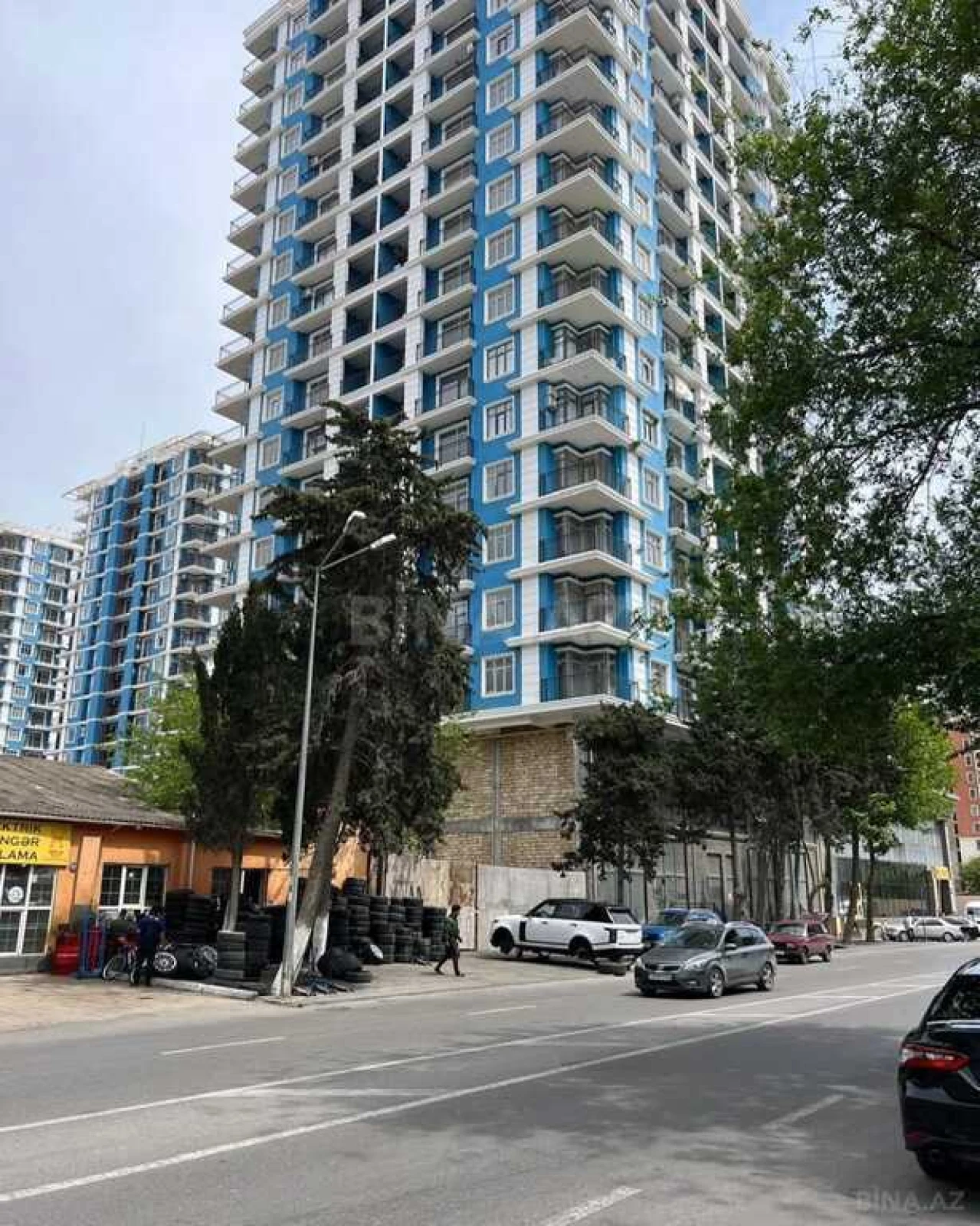 Satılır 4 otaqlı mənzil 181 m²