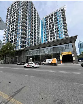 Satılır 4 otaqlı mənzil 181 m²