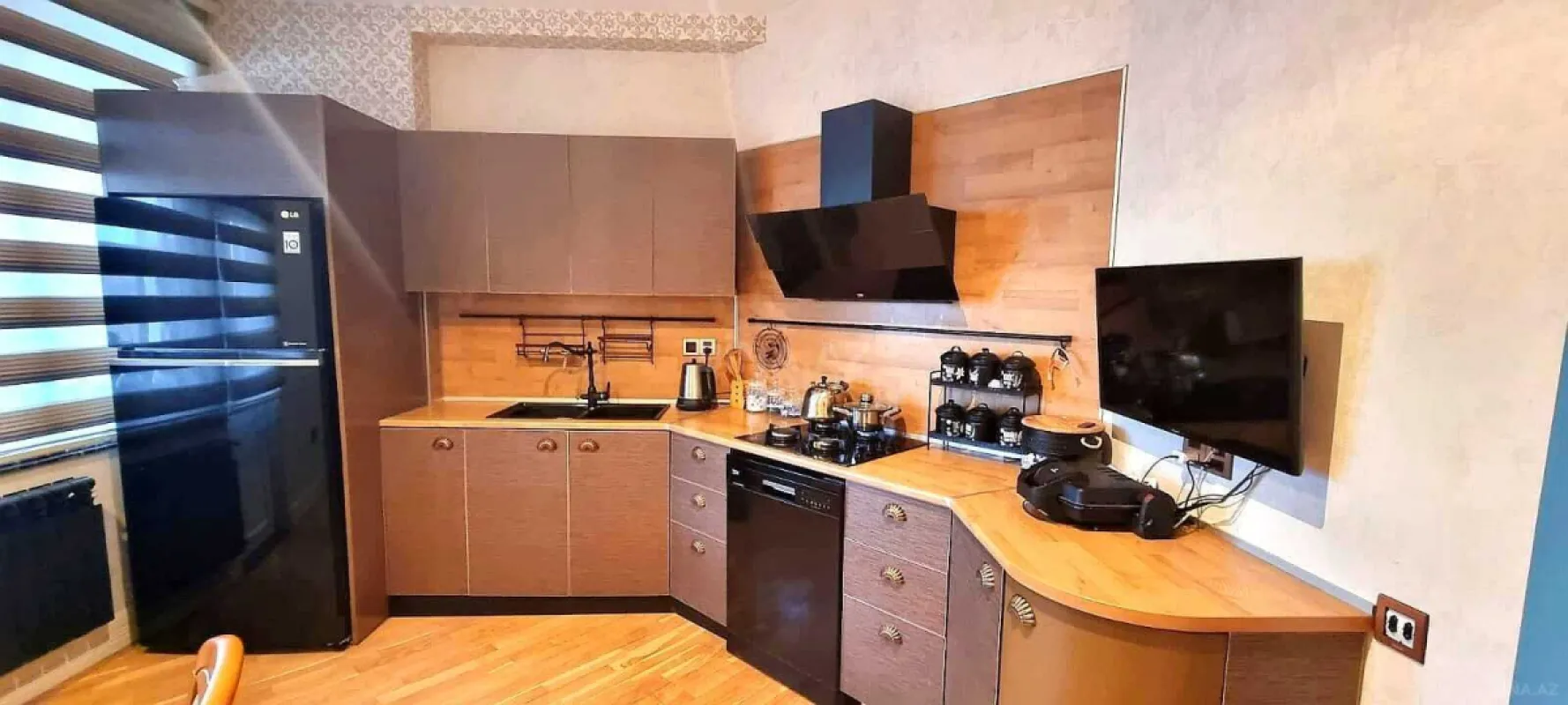 Satılır 3 otaqlı mənzil 120.5 m²