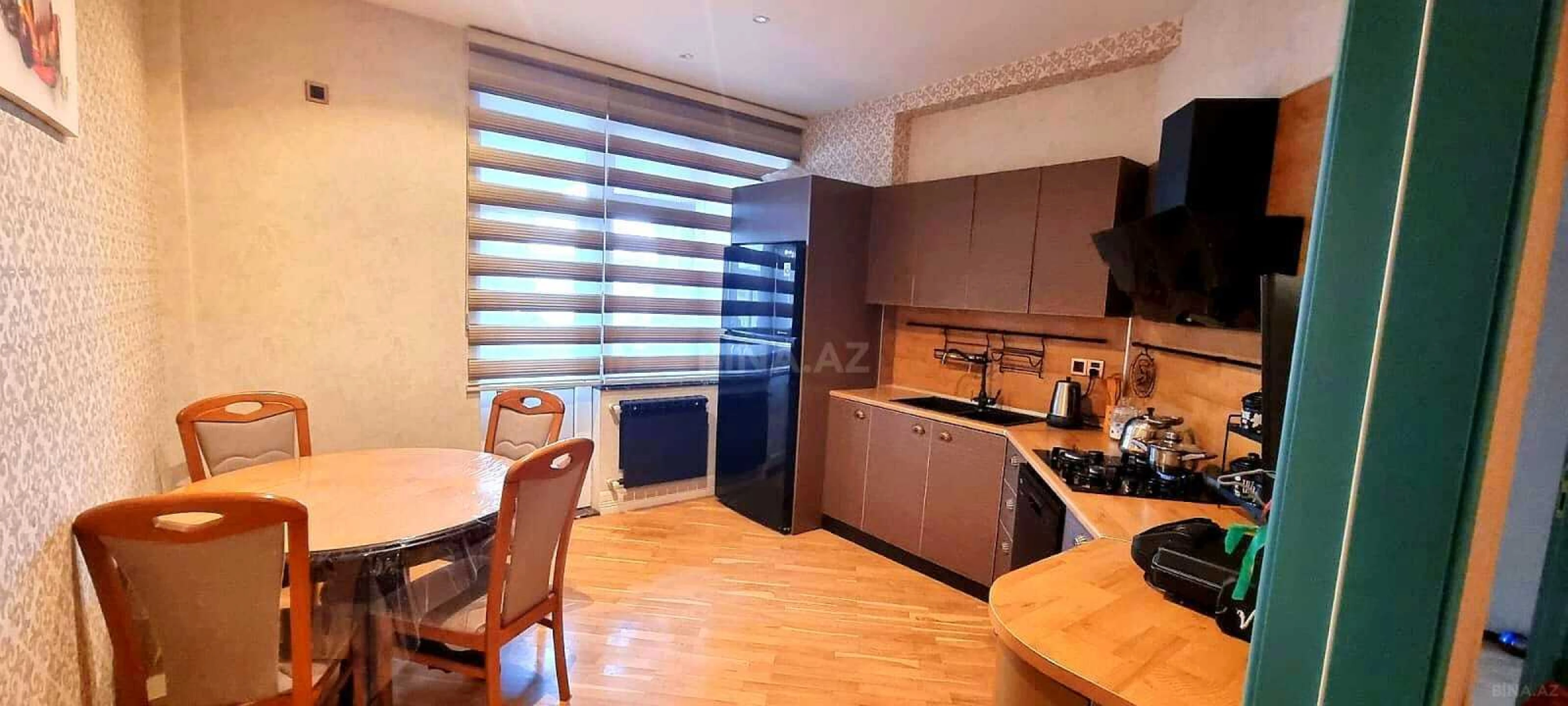 Satılır 3 otaqlı mənzil 120.5 m²