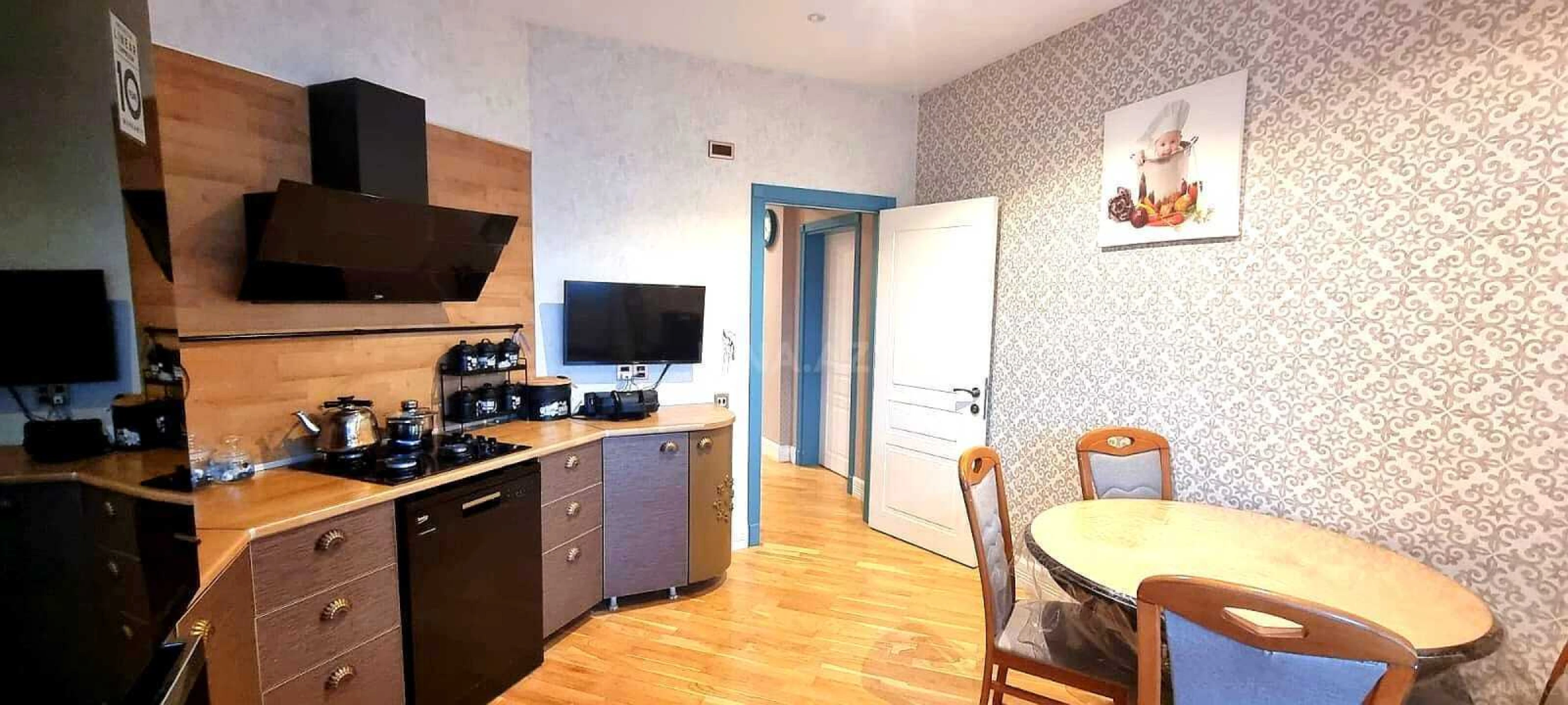 Satılır 3 otaqlı mənzil 120.5 m²