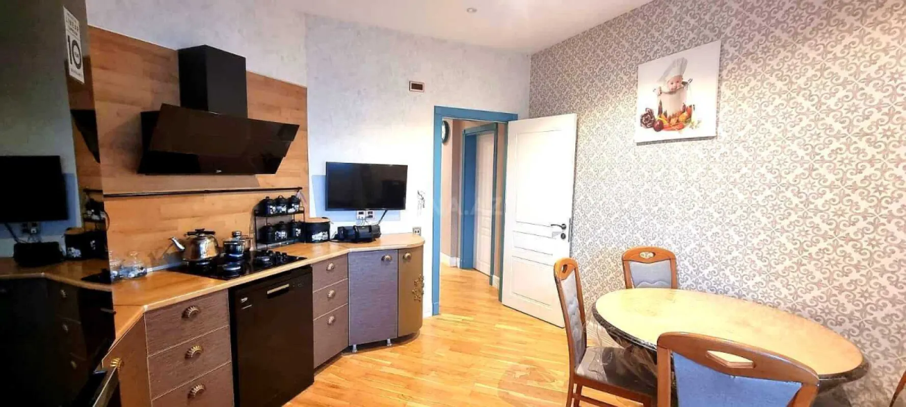 Satılır 3 otaqlı mənzil 120.5 m²