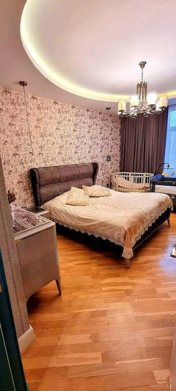 Satılır 3 otaqlı mənzil 120.5 m²