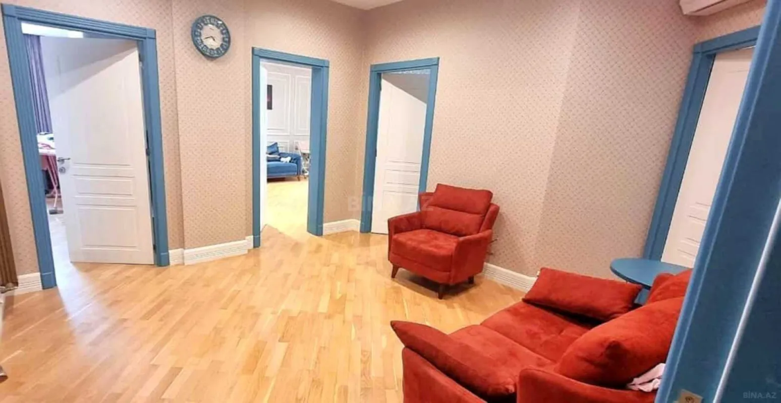 Satılır 3 otaqlı mənzil 120.5 m²