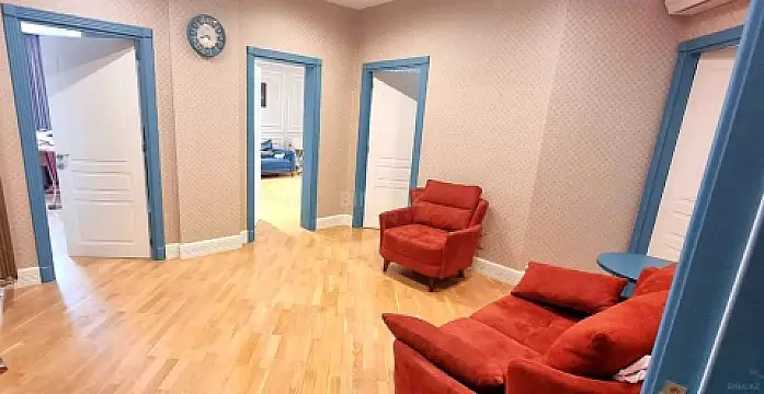 Satılır 3 otaqlı mənzil 120.5 m²