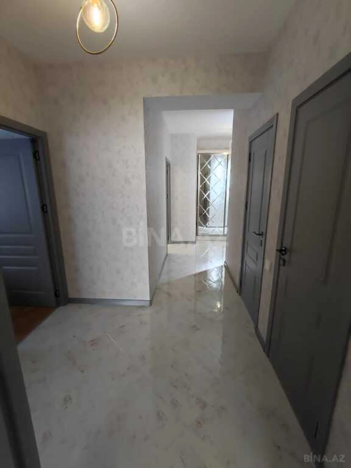 Satılır 3 otaqlı mənzil 97 m²