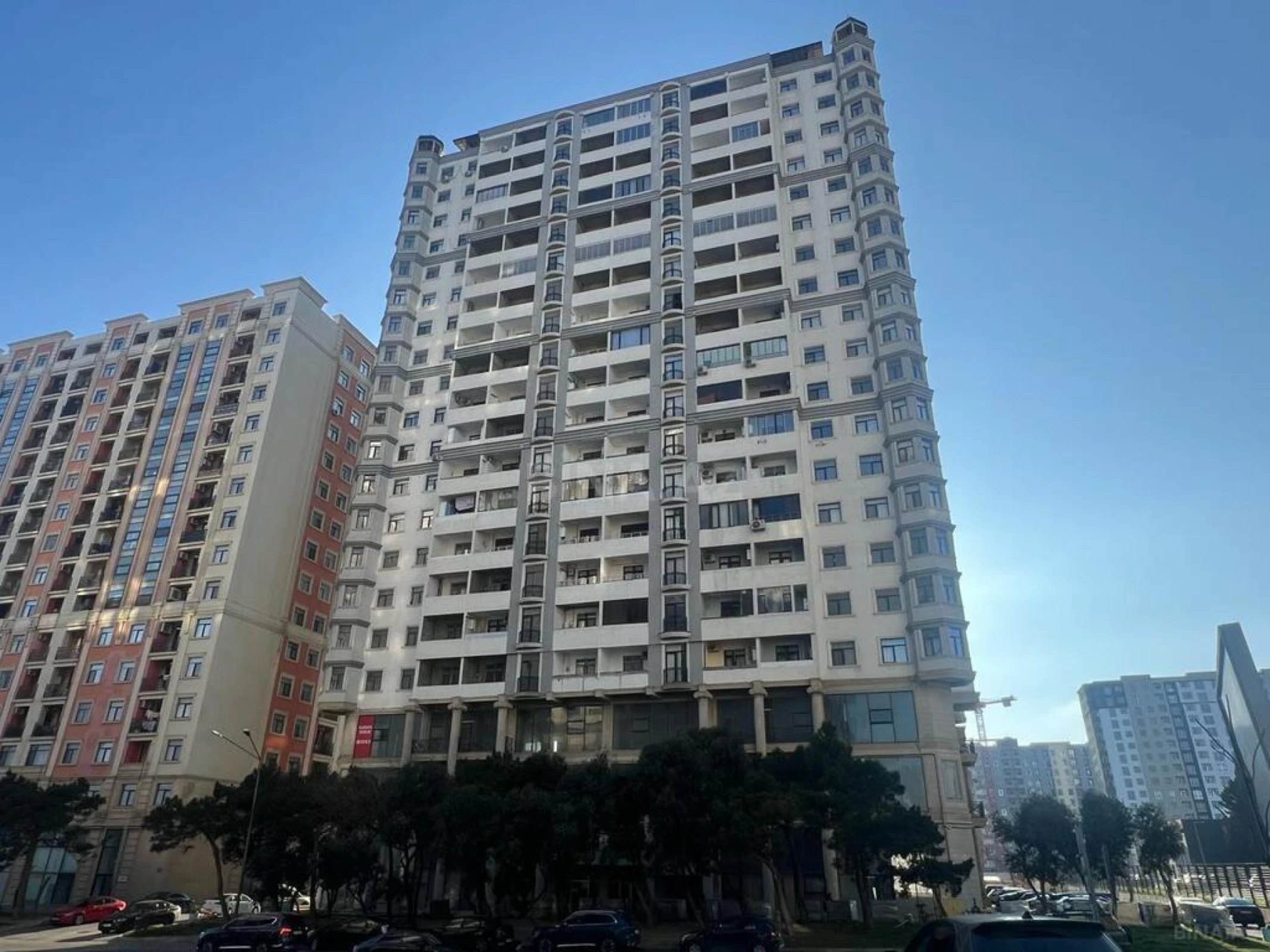 Satılır 2 otaqlı mənzil 95.5 m²