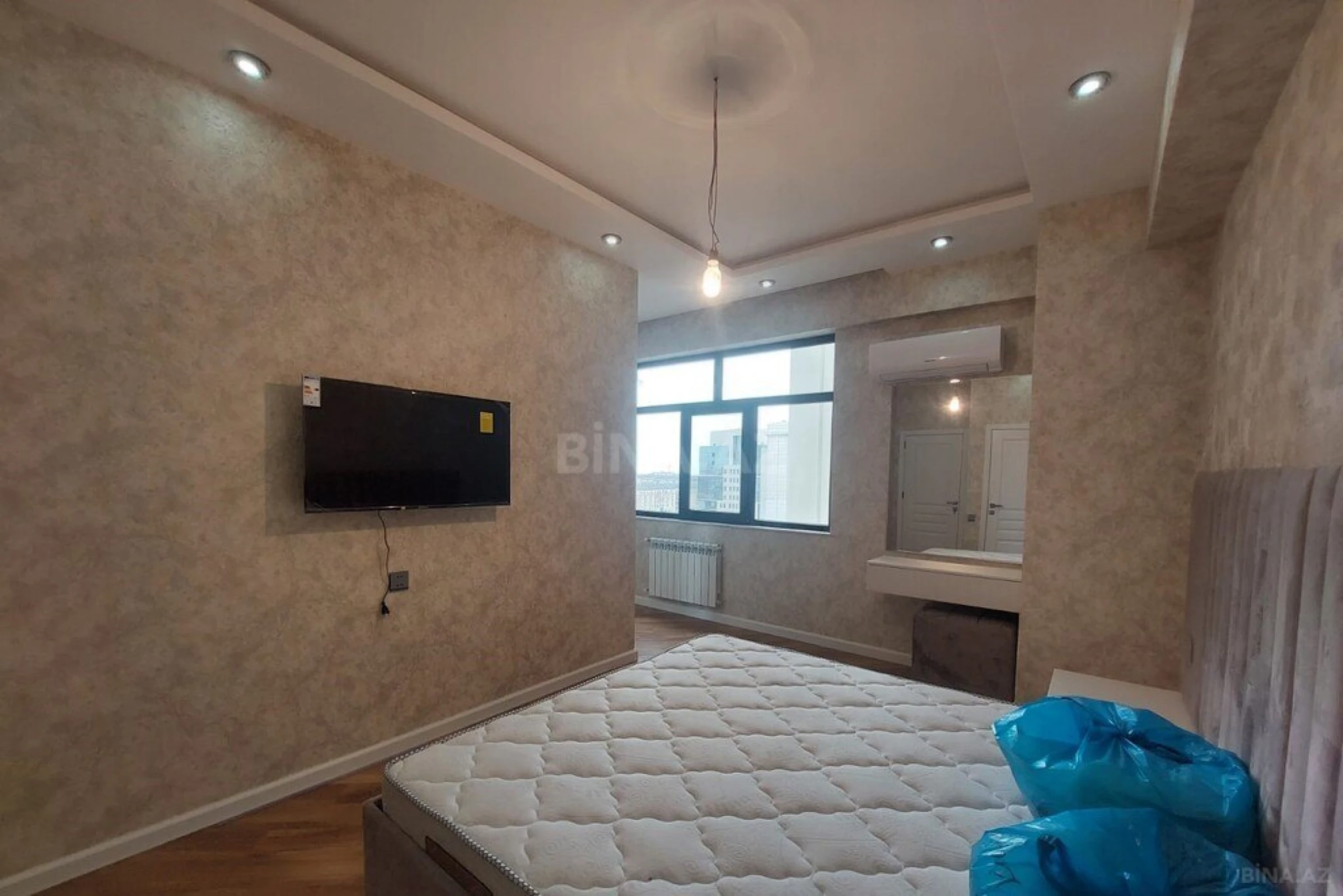 Satılır 2 otaqlı mənzil 95.5 m²