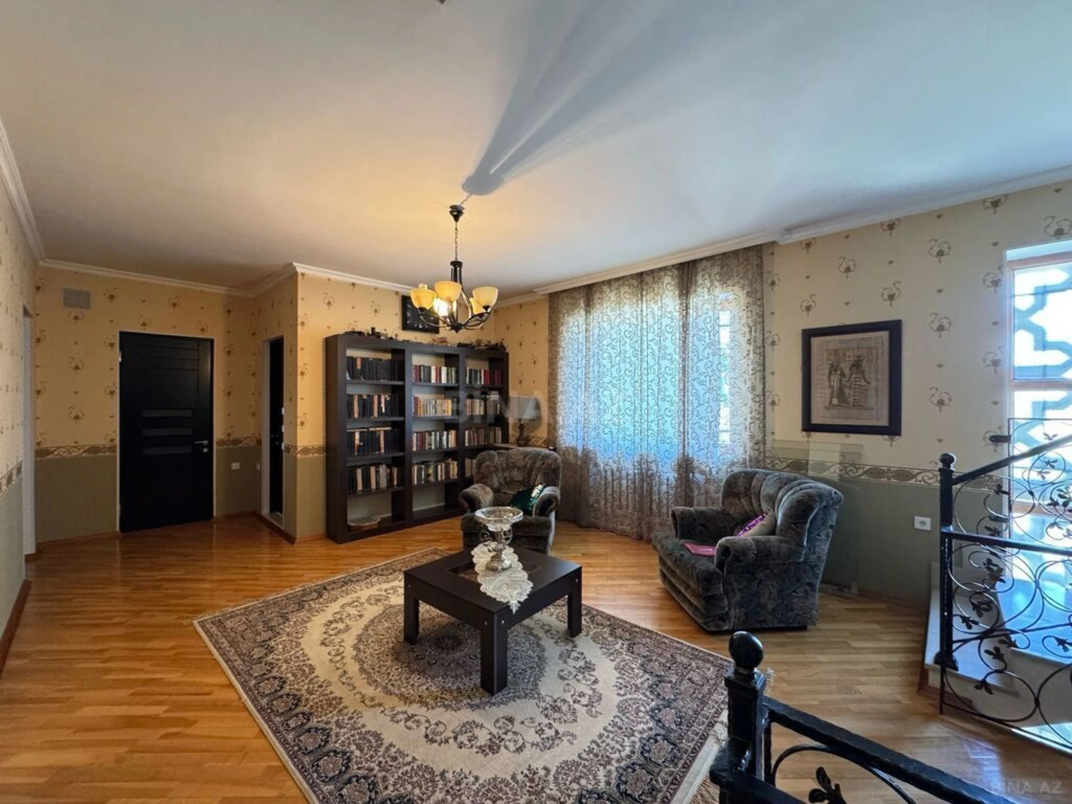 Satılır 7 otaqlı həyət evi 600 m²