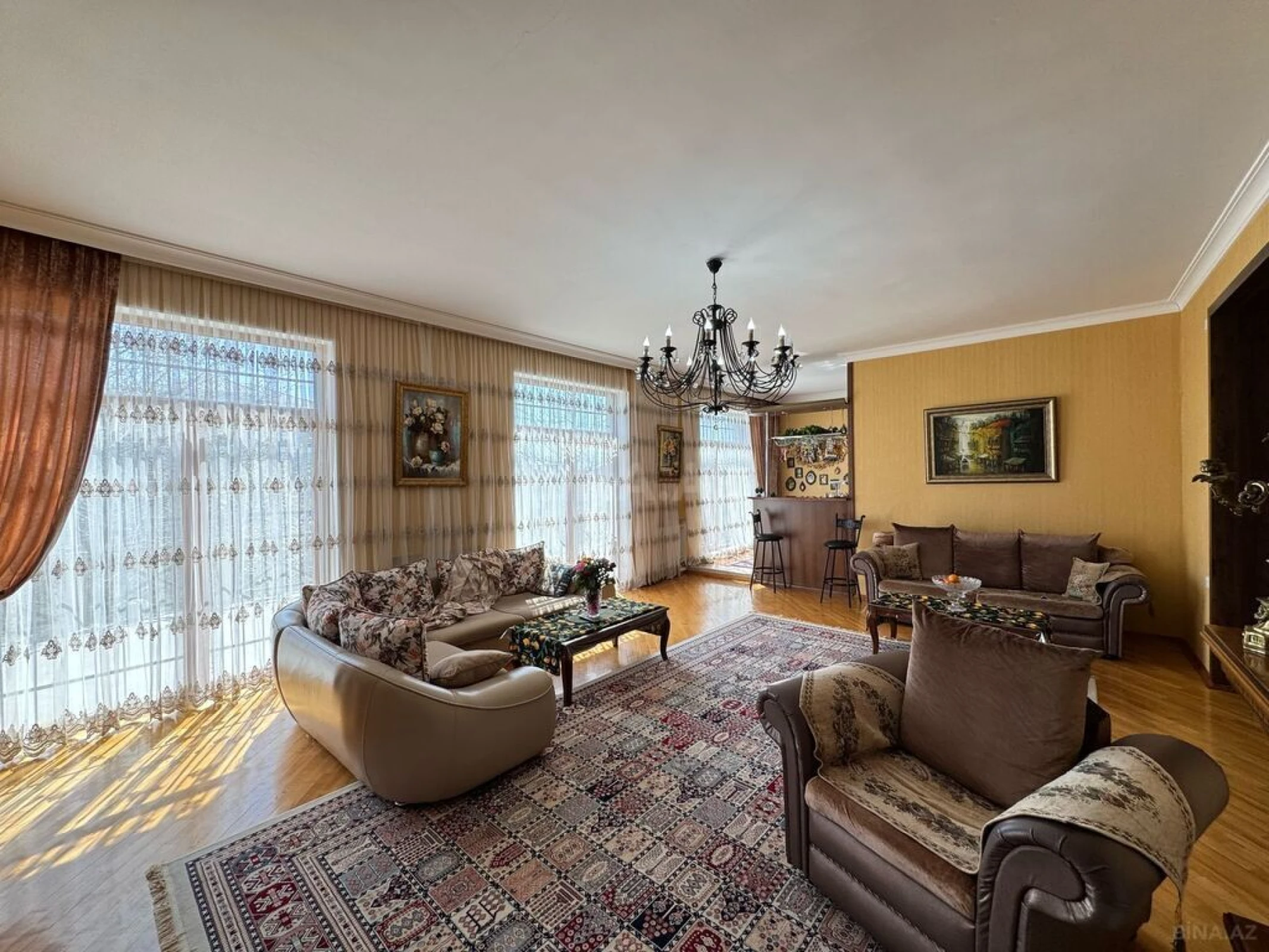 Satılır 7 otaqlı həyət evi 600 m²