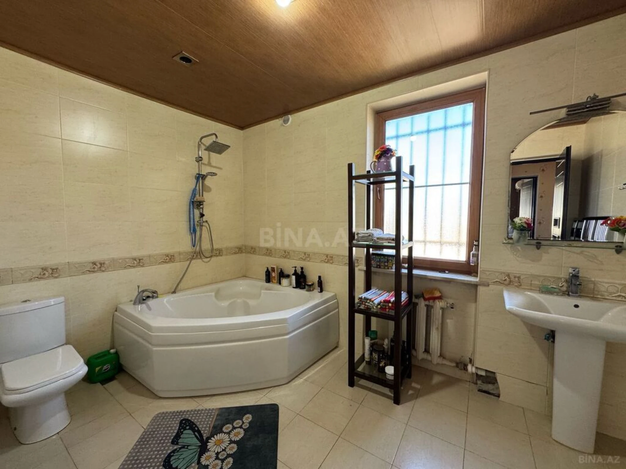 Satılır 7 otaqlı həyət evi 600 m²