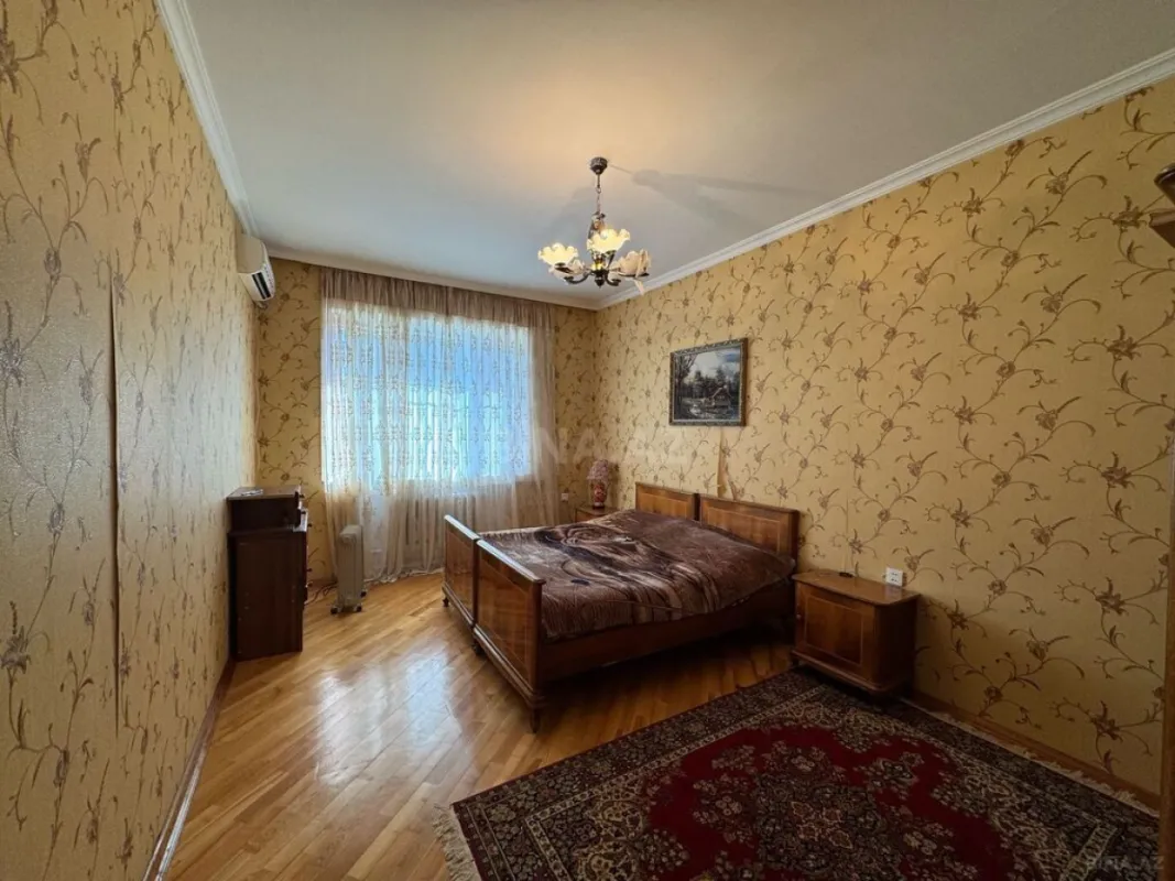 Satılır 7 otaqlı həyət evi 600 m²
