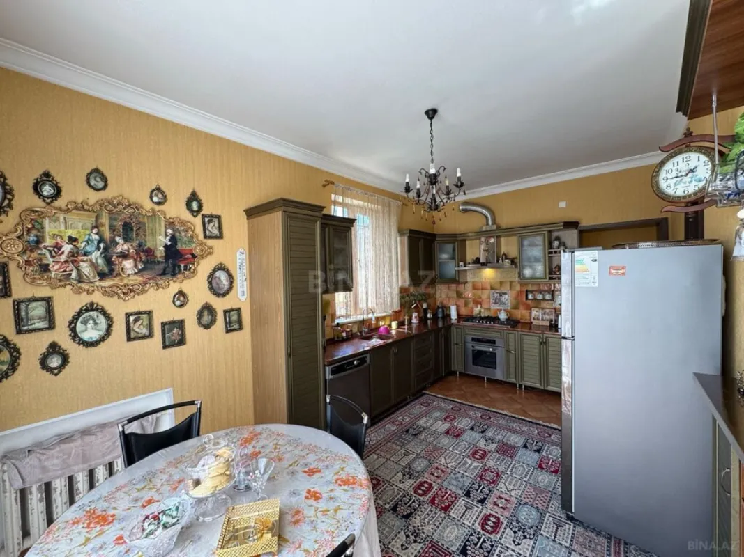 Satılır 7 otaqlı həyət evi 600 m²