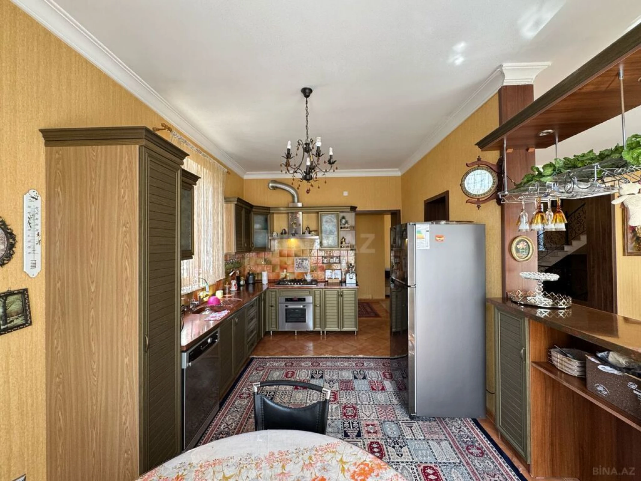 Satılır 7 otaqlı həyət evi 600 m²