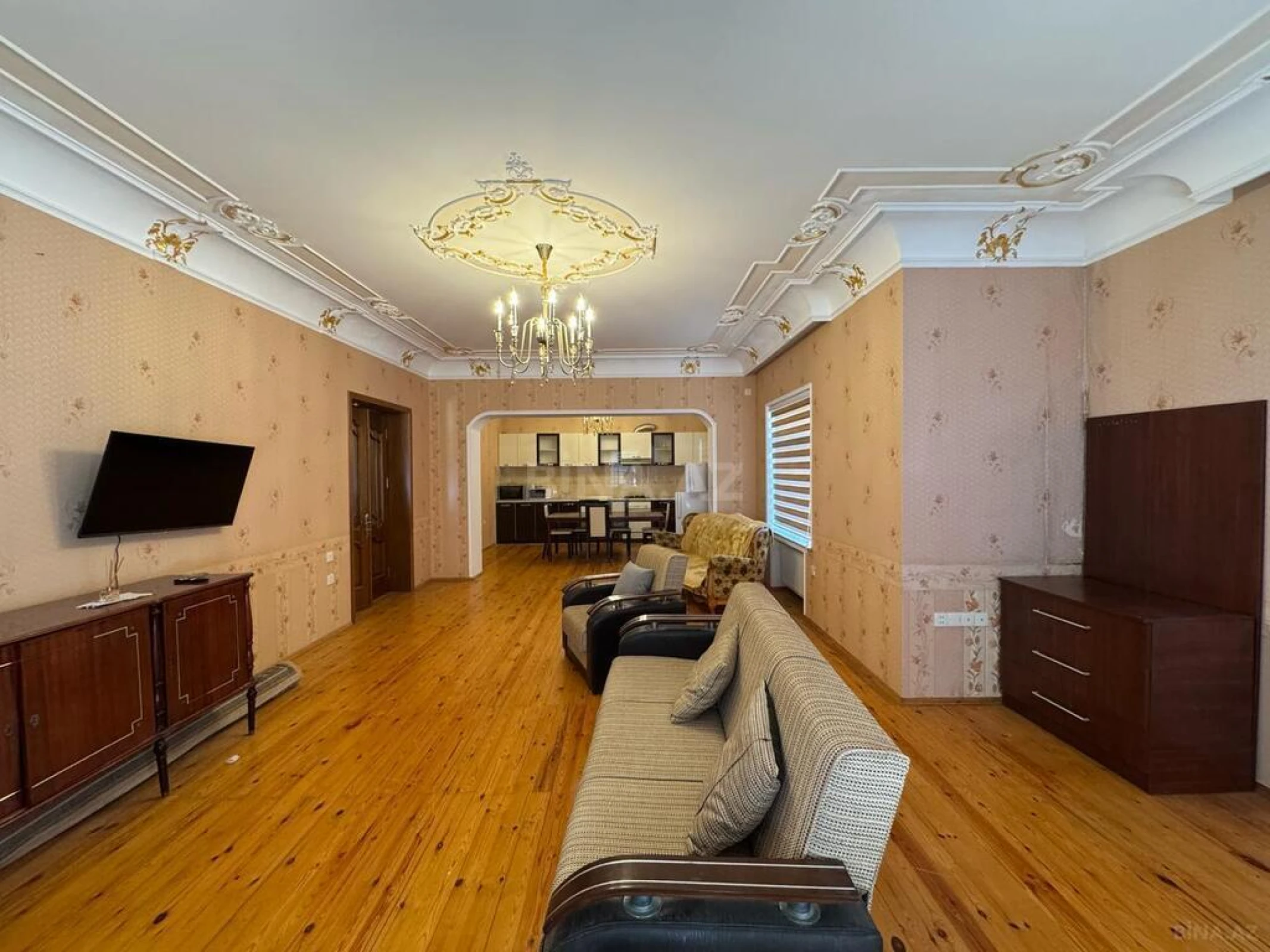 Satılır 8 otaqlı həyət evi 290 m²