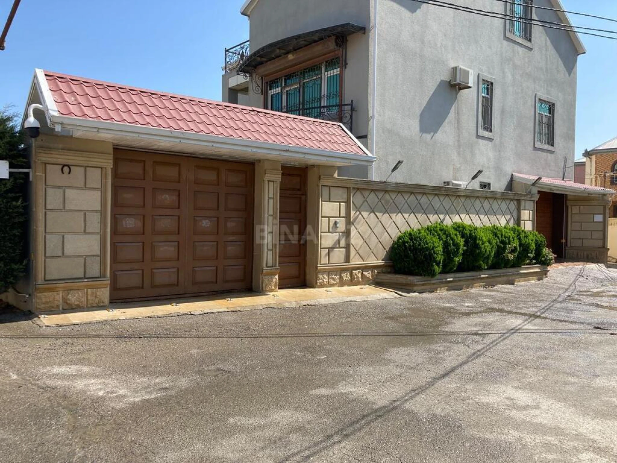 Satılır 5 otaqlı həyət evi 330 m²