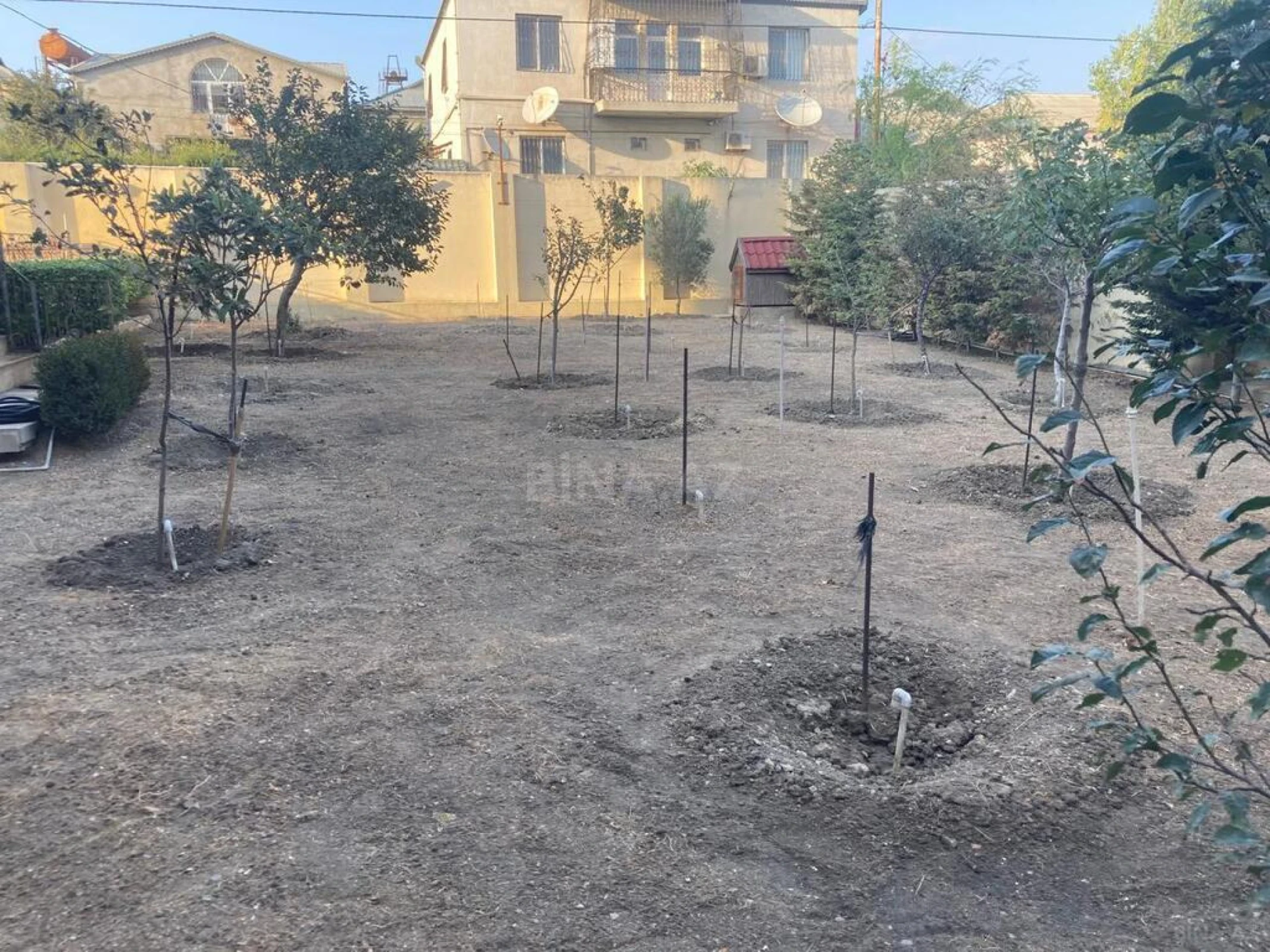 Satılır 5 otaqlı həyət evi 330 m²