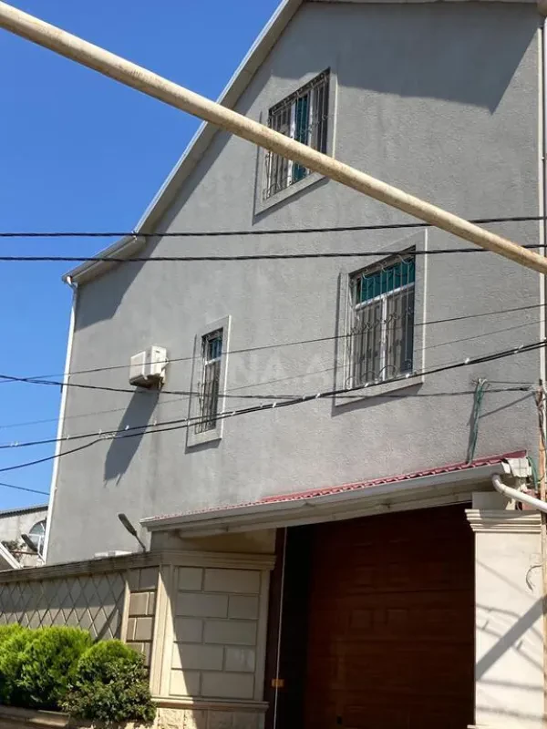 Satılır 5 otaqlı həyət evi 330 m²