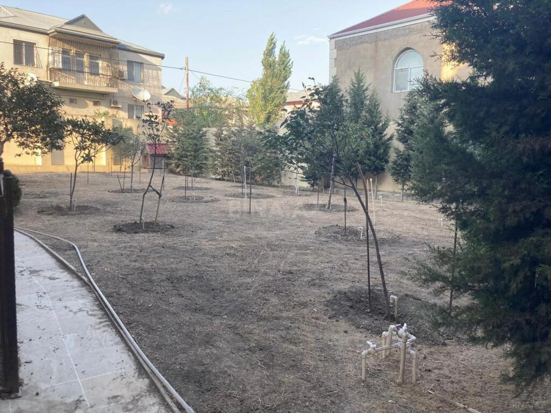 Satılır 5 otaqlı həyət evi 330 m²