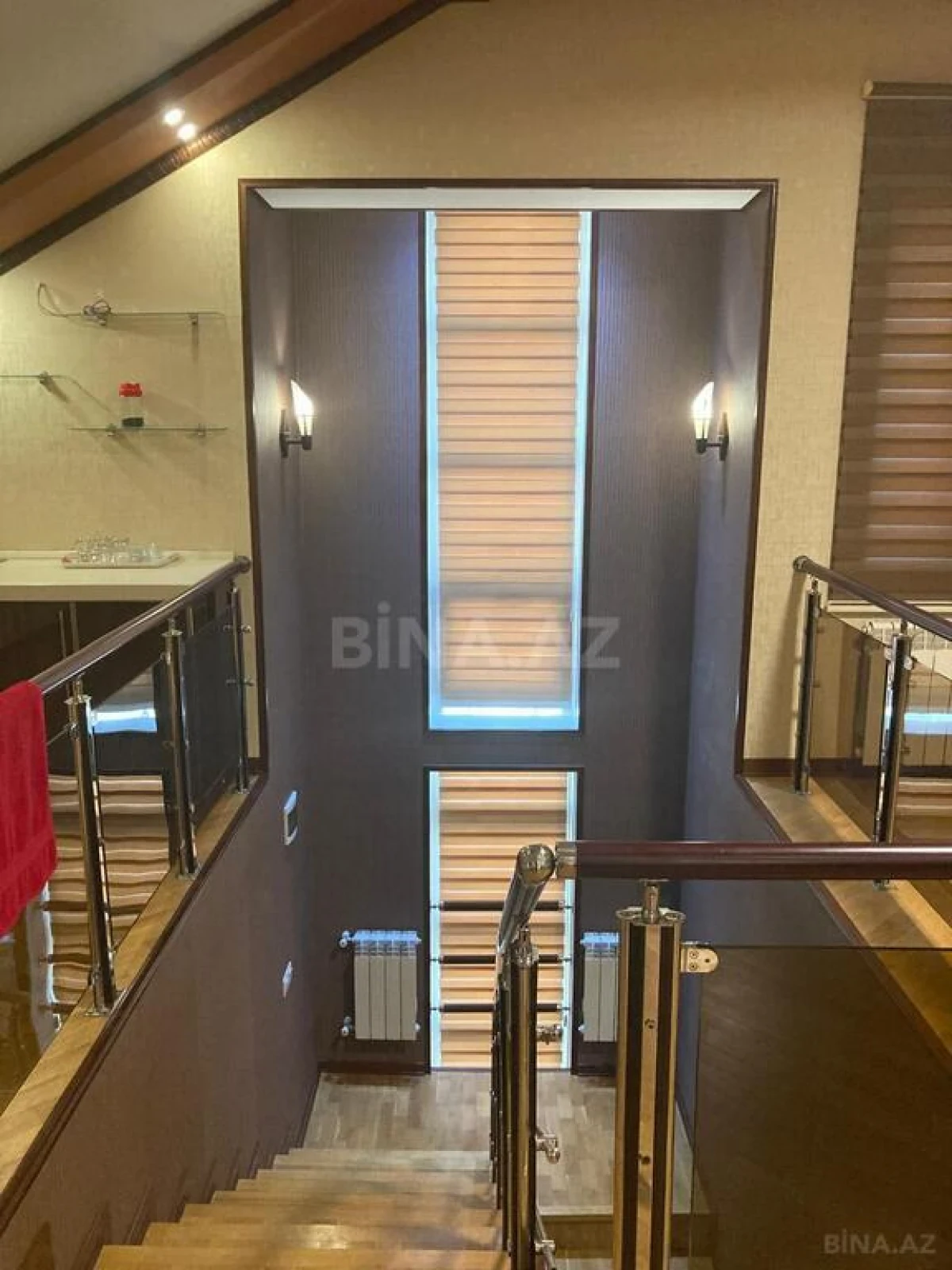 Satılır 5 otaqlı həyət evi 330 m²
