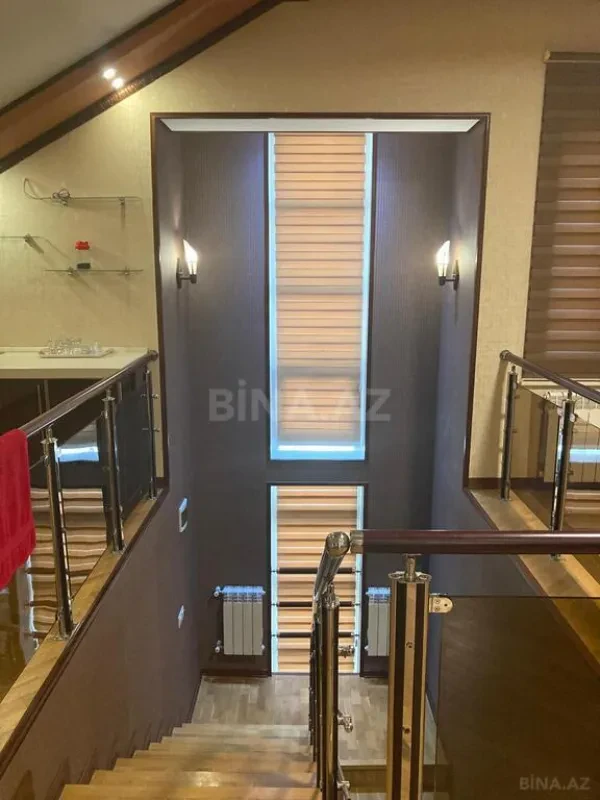 Satılır 5 otaqlı həyət evi 330 m²