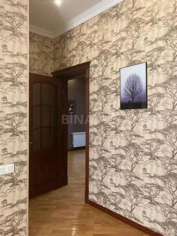 Satılır 5 otaqlı həyət evi 330 m²